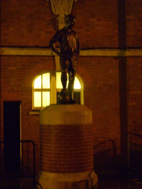 Johnny Haynes Statue